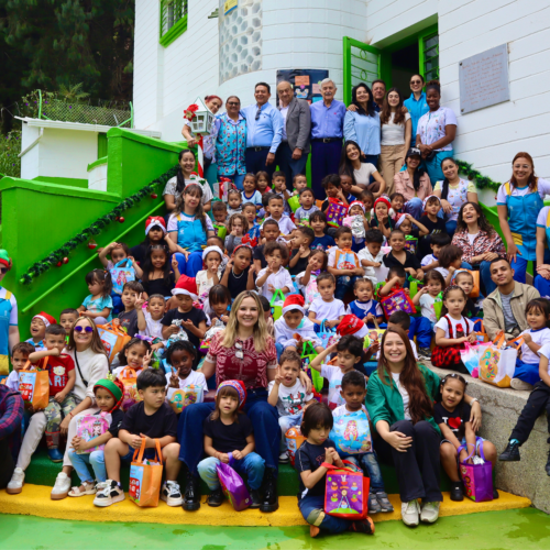 La Corporación Fenalco Solidario Colombia Celebra la Navidad con 75